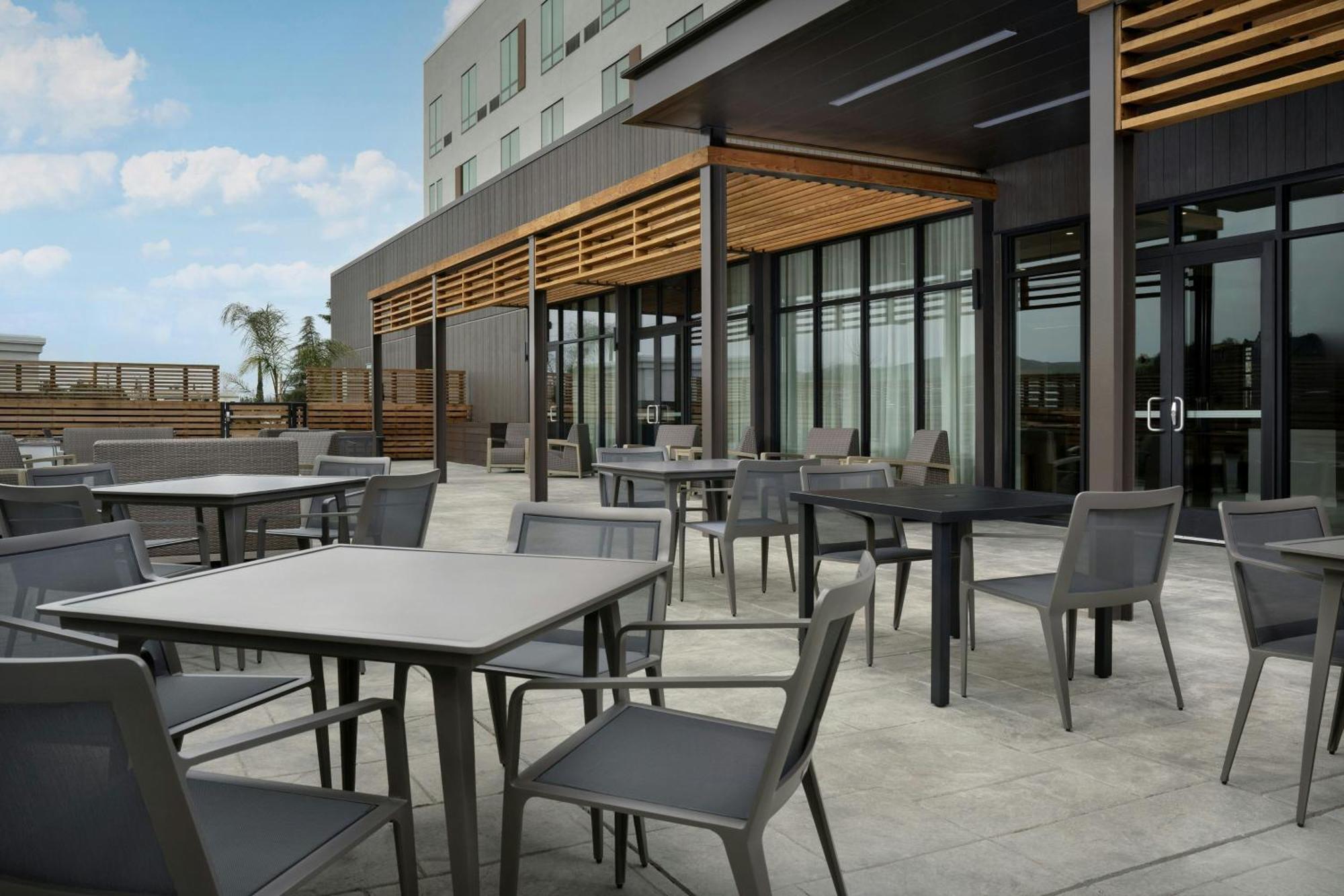 Courtyard By Marriott Antioch Pittsburg Hotell Exteriör bild