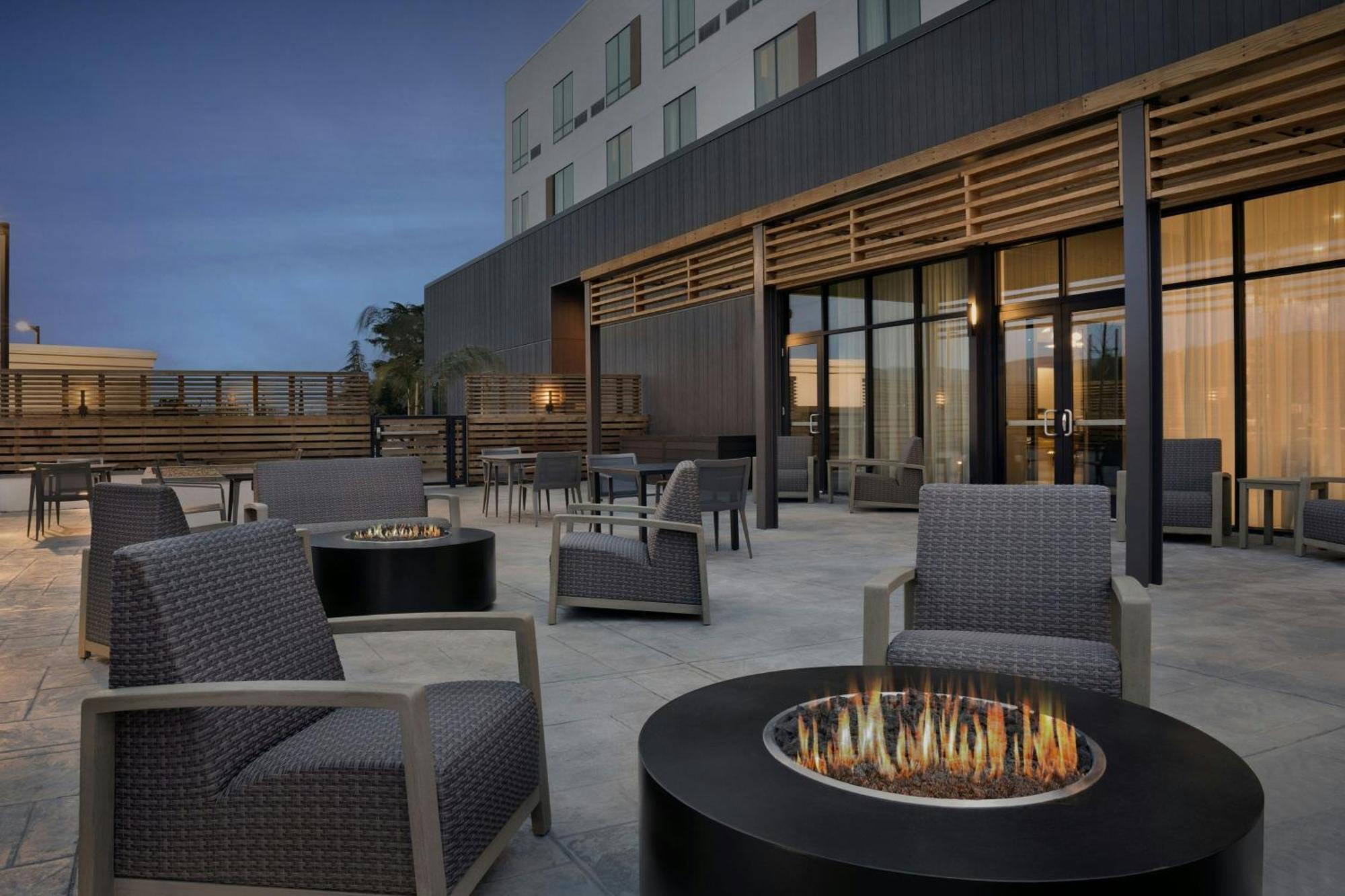 Courtyard By Marriott Antioch Pittsburg Hotell Exteriör bild
